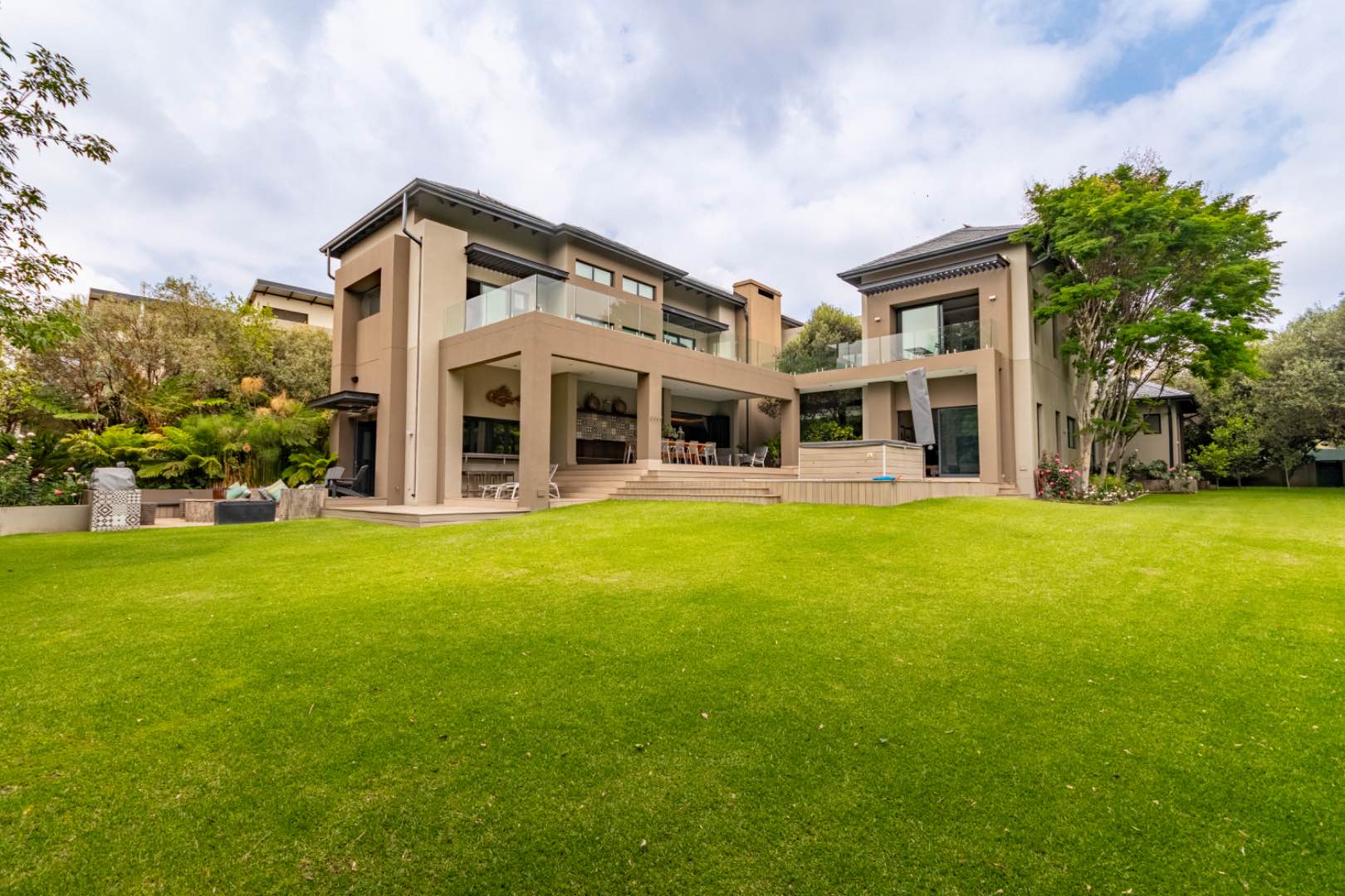 For Sale House in Waterfall Country Estate with pool, wine cellar, and