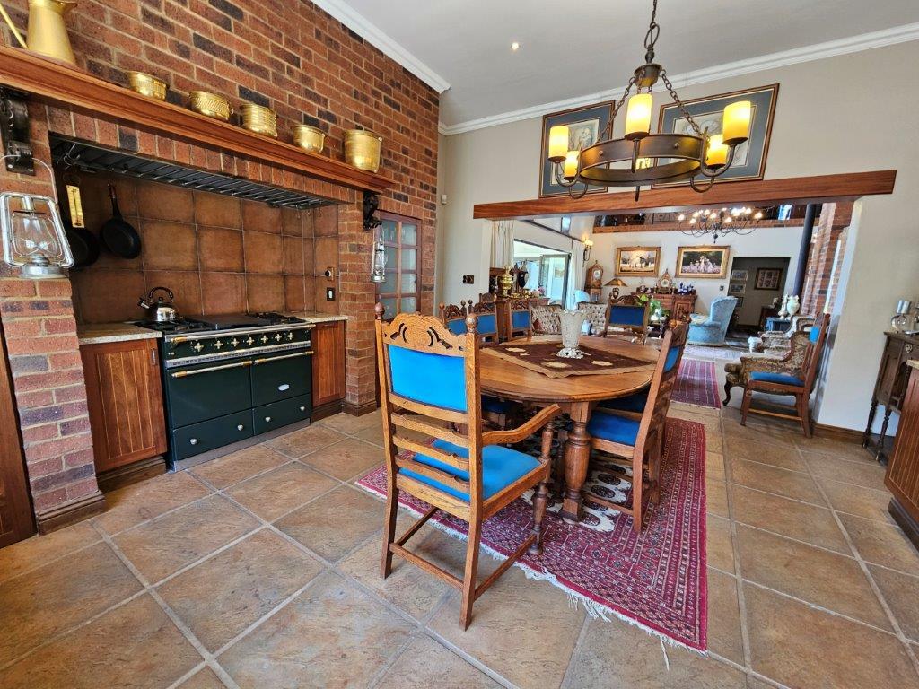 Farmstyle House For Sale in The Coves NorthFacing Views & Luxurious