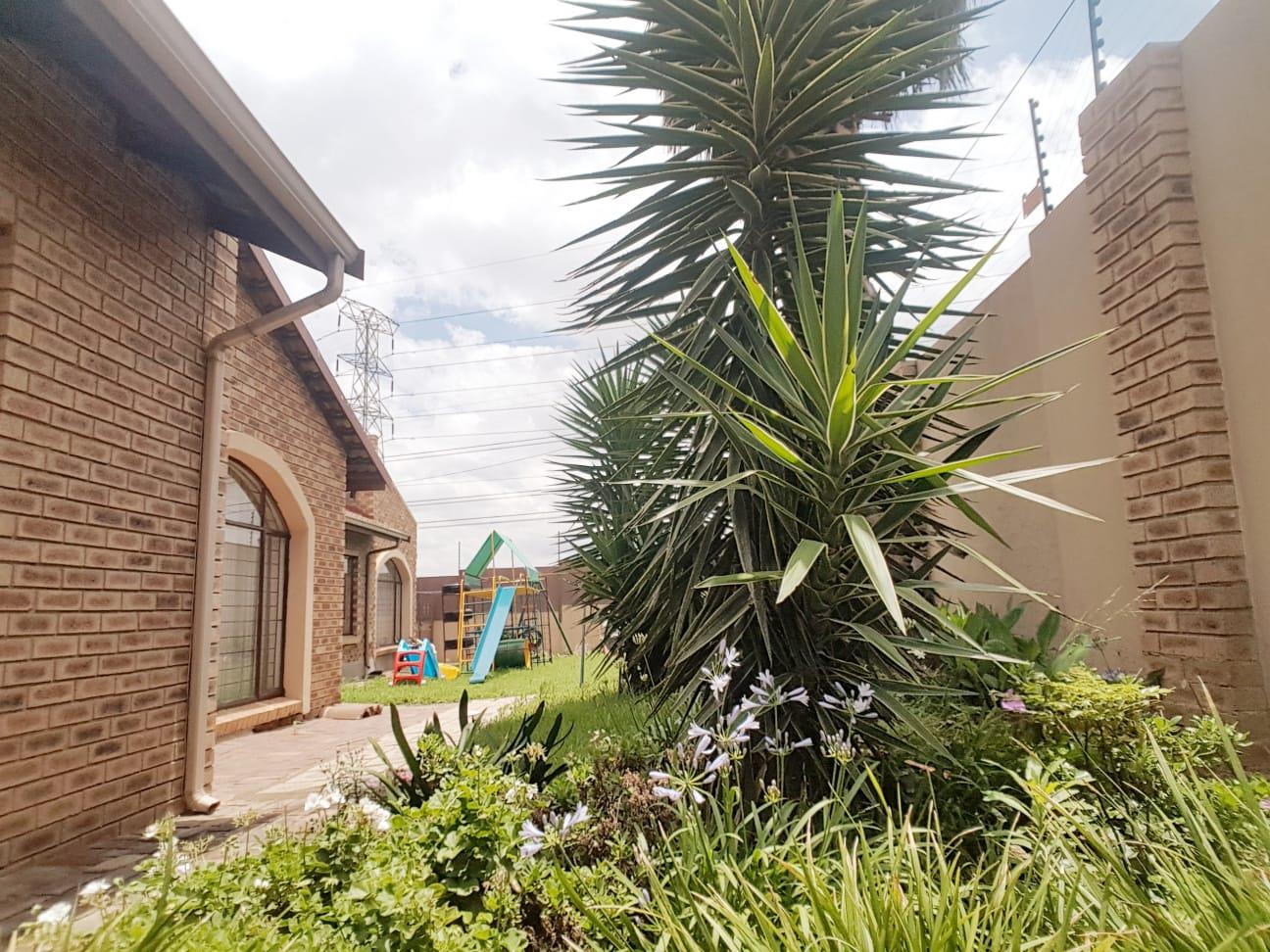 Familyfriendly 5 Bed House for Sale in Marlboro Gardens 1989255