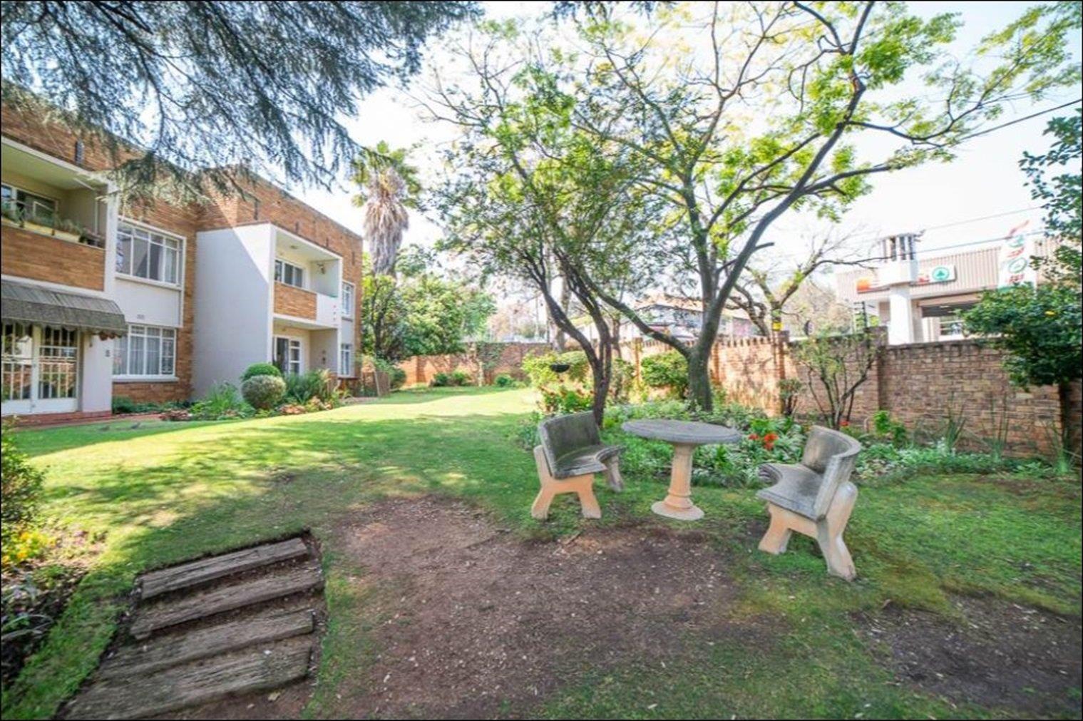 Modern and Cozy 1-Bedroom Apartment in Craighall Park 