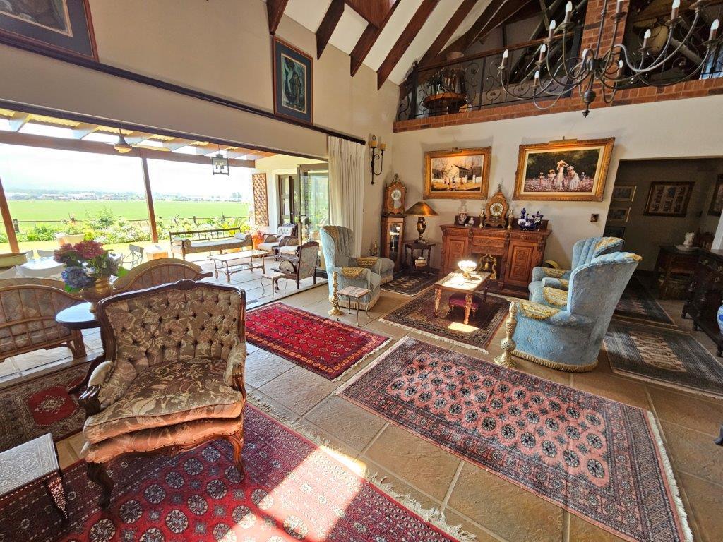 Farmstyle House For Sale in The Coves NorthFacing Views & Luxurious