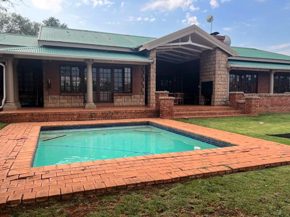 4 Bedroom House in Zwavelpoort For Sale R3,600,000 2171303