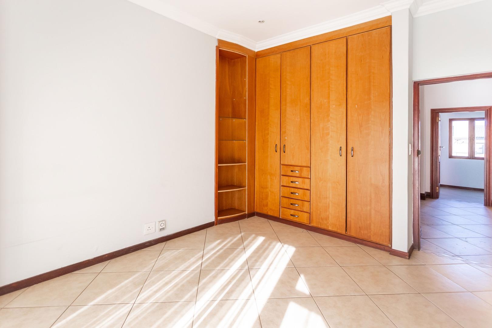 Renovator's Dream House for Sale in Irene Farm Villages 2057531