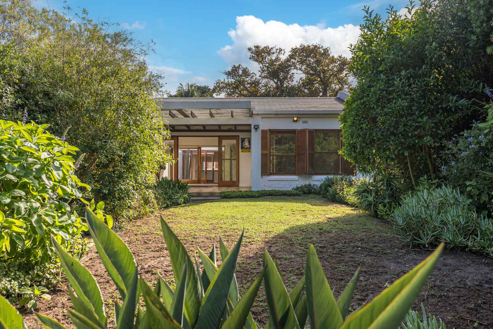 Constantia House For Sale in Constantia Upper, Cape Town was listed for R6,500,000.00 on 6 Jun