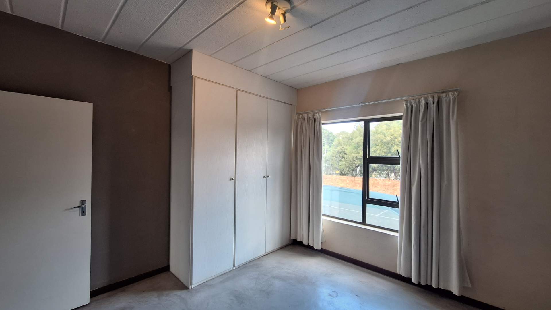 property-image