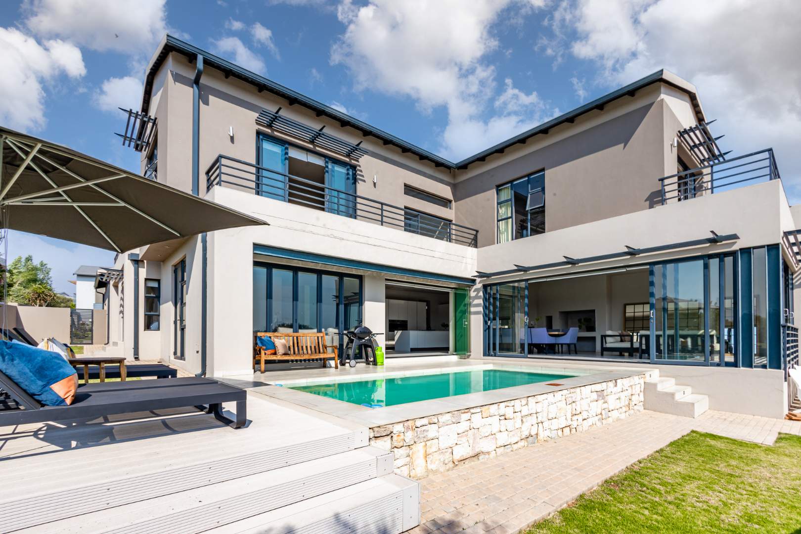 Luxurious House For Sale at Copperleaf Golf & Country Estate 1895283