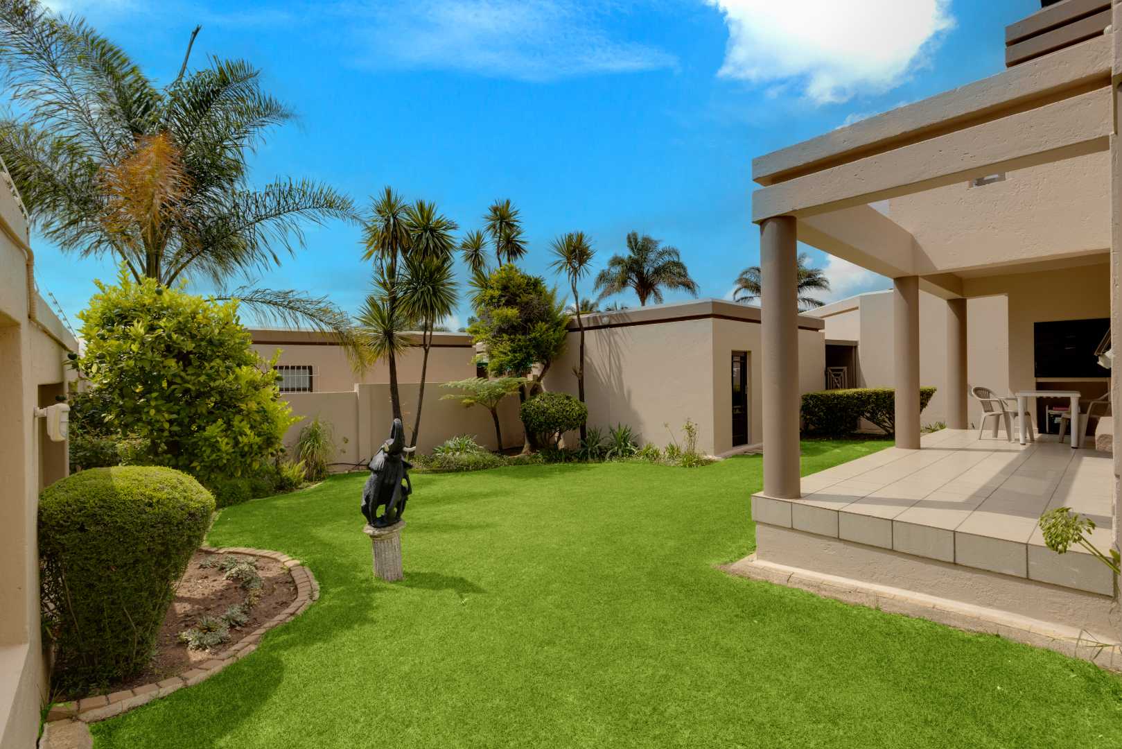 Stunning FreeStanding Cluster Home For Sale in Radiokop 2104838