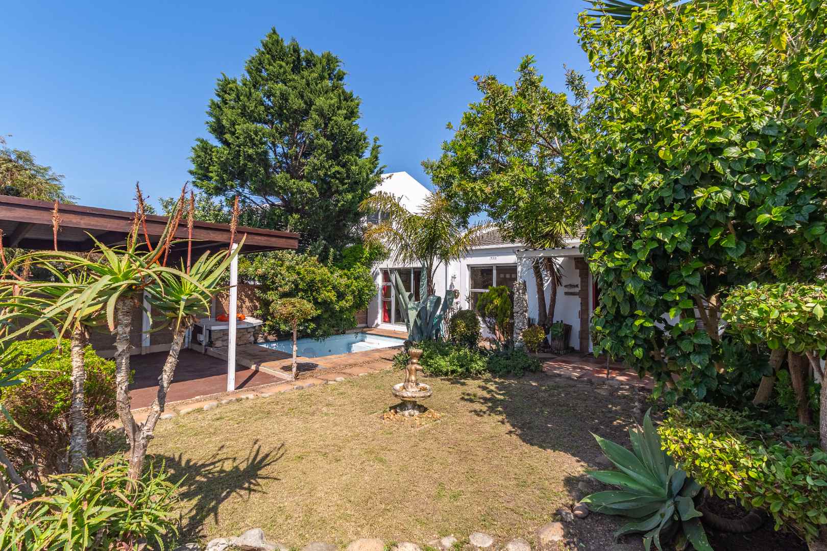 2 Bedroom House in Marina Da Gama For Sale R1,650,000 2187608