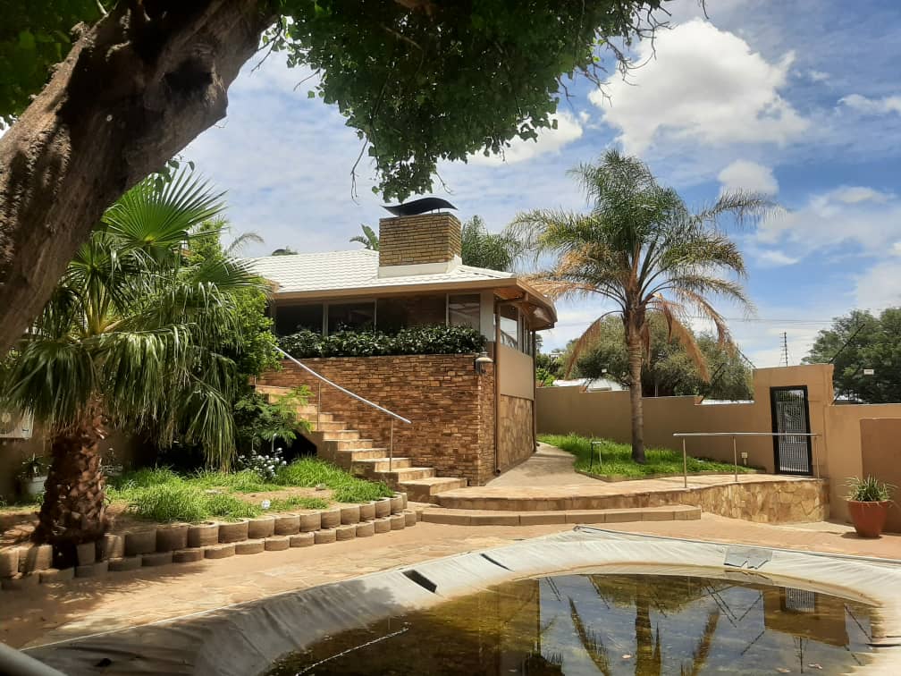 Luxurious 4Bedroom House For Sale, Klein Windhoek Must See! 2160055