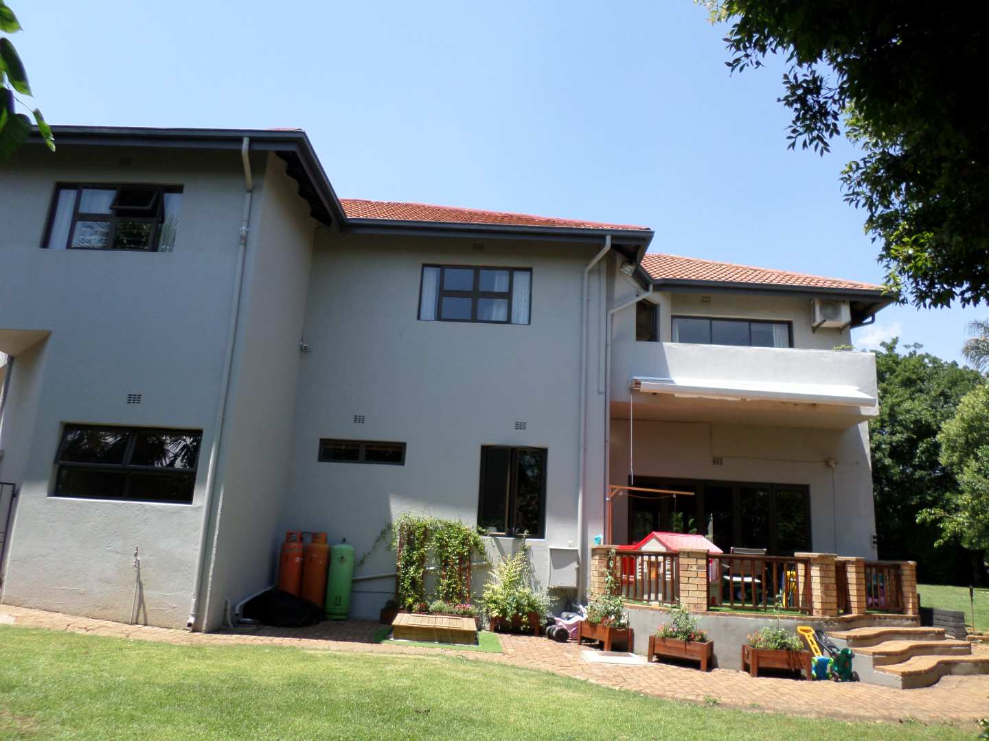 5 Bedroom House For Sale in Lakefield & Ext 2200071 MyProperty