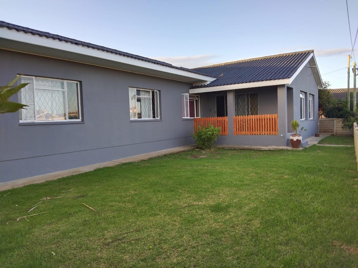 Jeffreys Bay Central Property property and houses for sale in Jeffreys