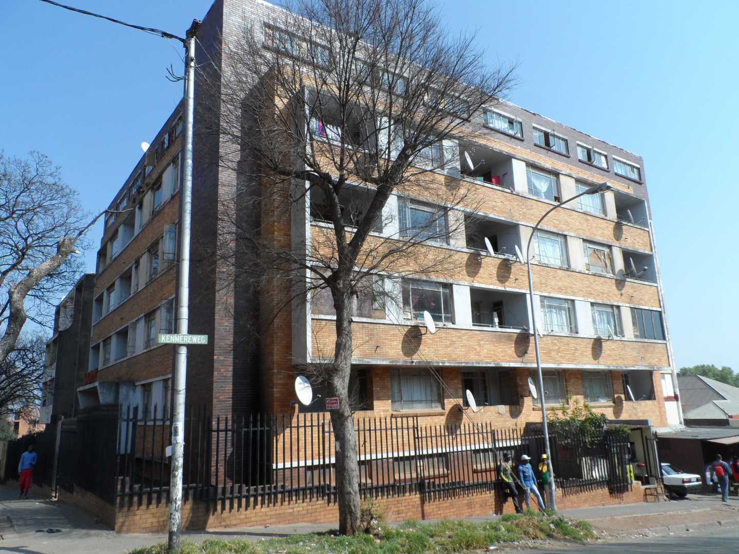 2 Bedroom Apartment / Flat for Sale in Yeoville