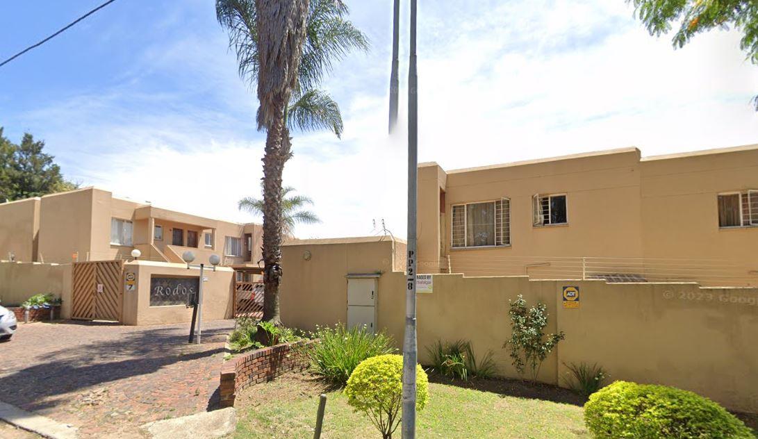 **Charming and Spacious 3 Bedroom Townhouse Available Now!**