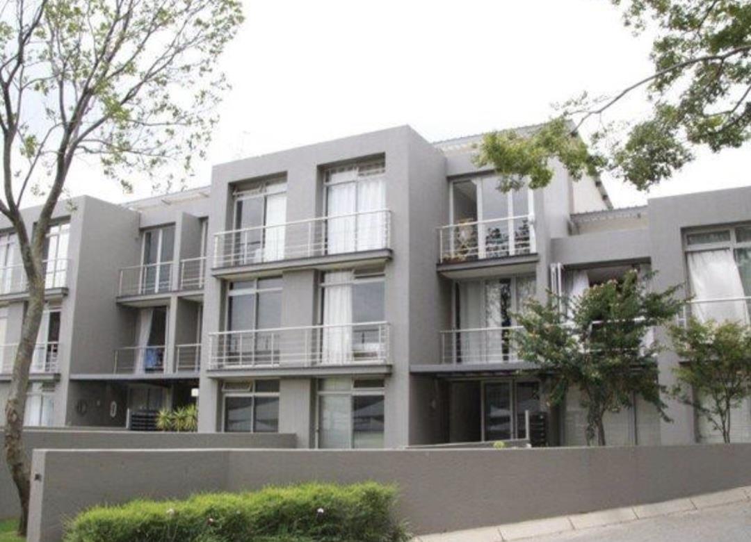 Exclusive Sandhurst apartment to rent with pool, 24hour security, and