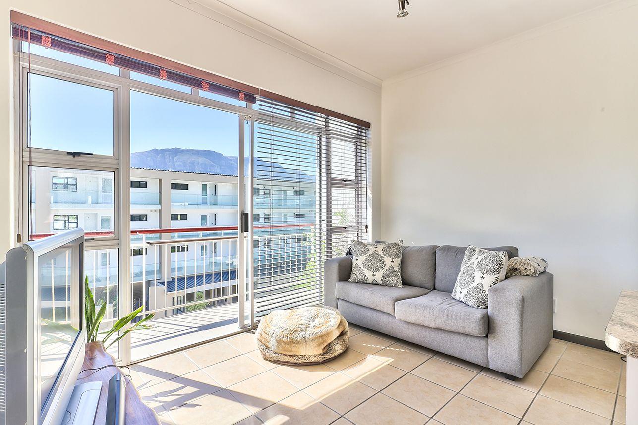 1 Bedroom Apartment For Sale in Beach Estate, 5 Cecil St 2136464