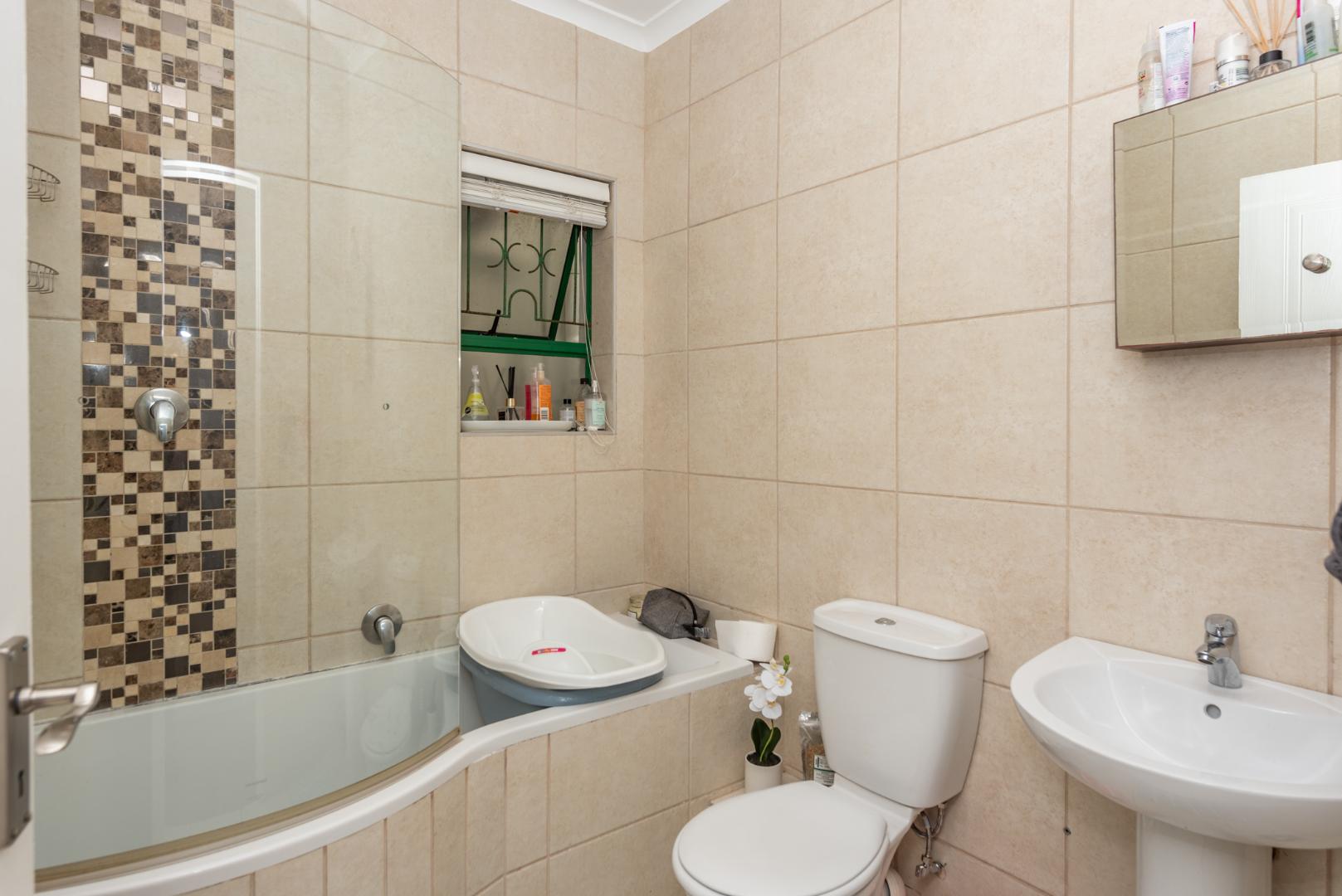 3 Bedroom Townhouse in South End For Sale R1,225,000 2205715