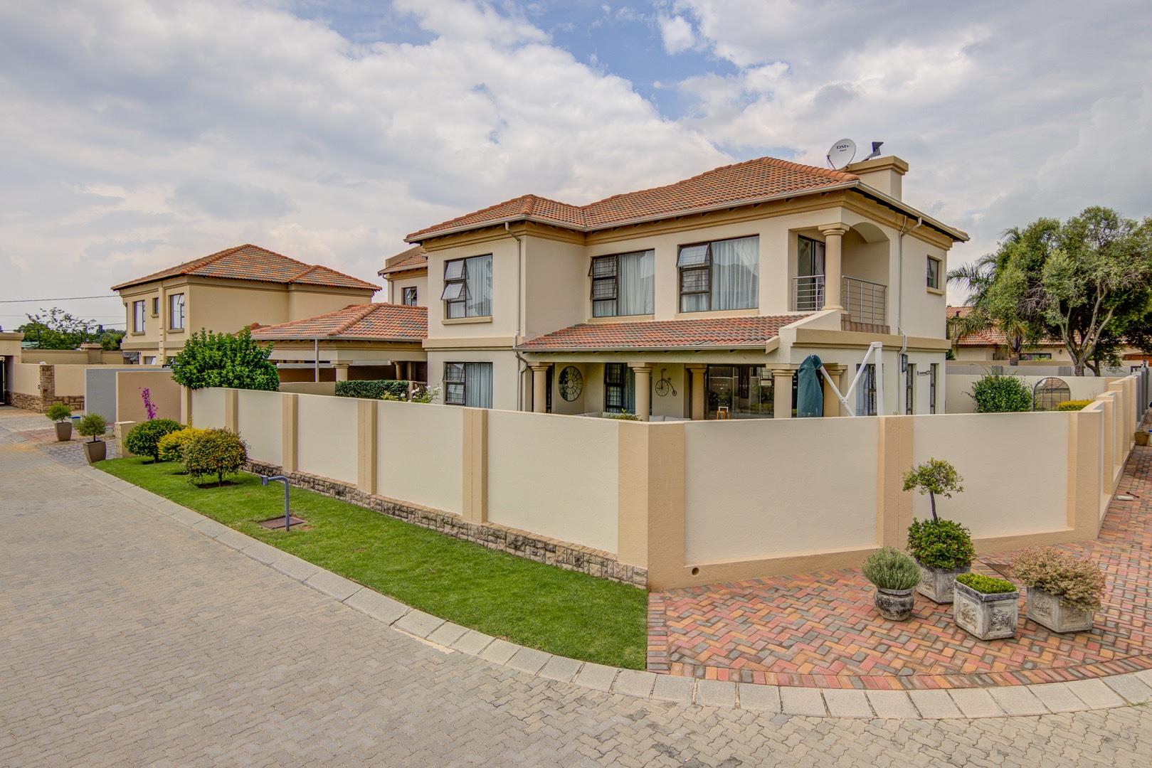 4 Bedroom House For Sale in Rynfield 2108431 MyProperty