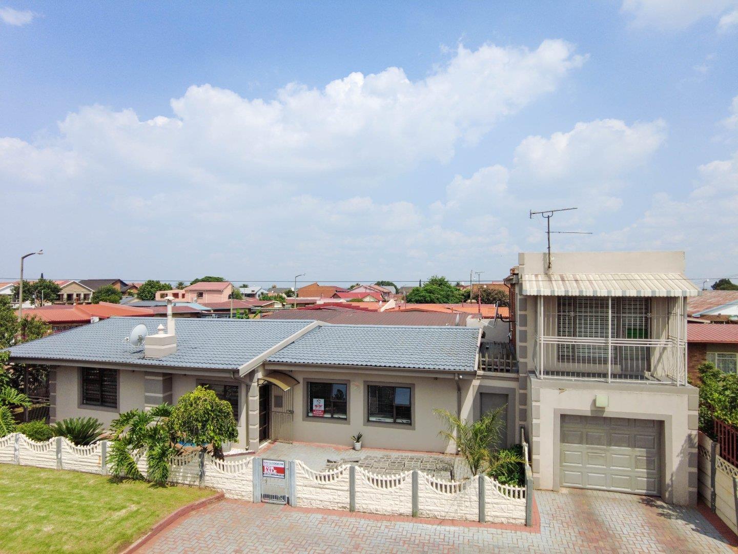 Luxurious 3Bedroom House for Sale in Actonville, Modern Features