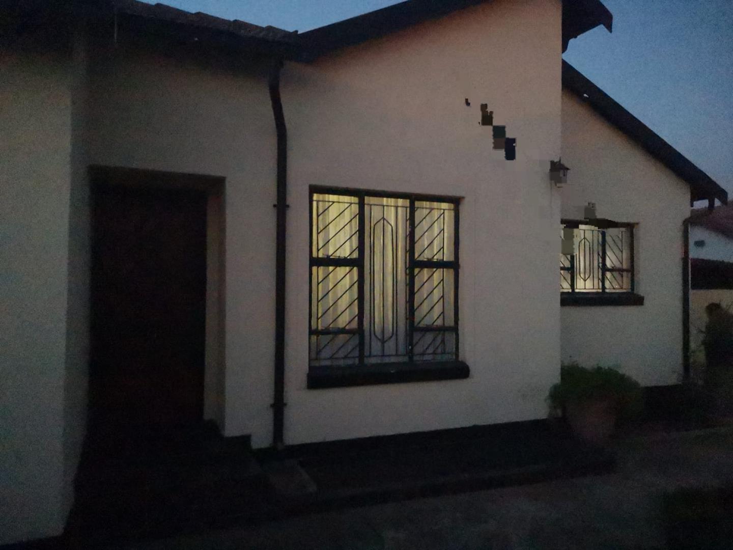 Secure Leondale House for Rent near amenities with full fencing. 2228912 MyProperty