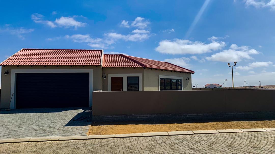 Charming Heritage Hill House for Sale with Modern Amenities 2074446