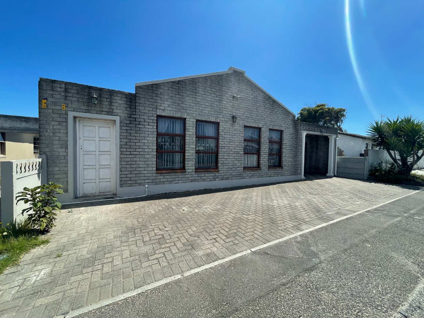 3 Bedroom House in Pelican Park, Cape Town Sold for R 1,495,000 2100267