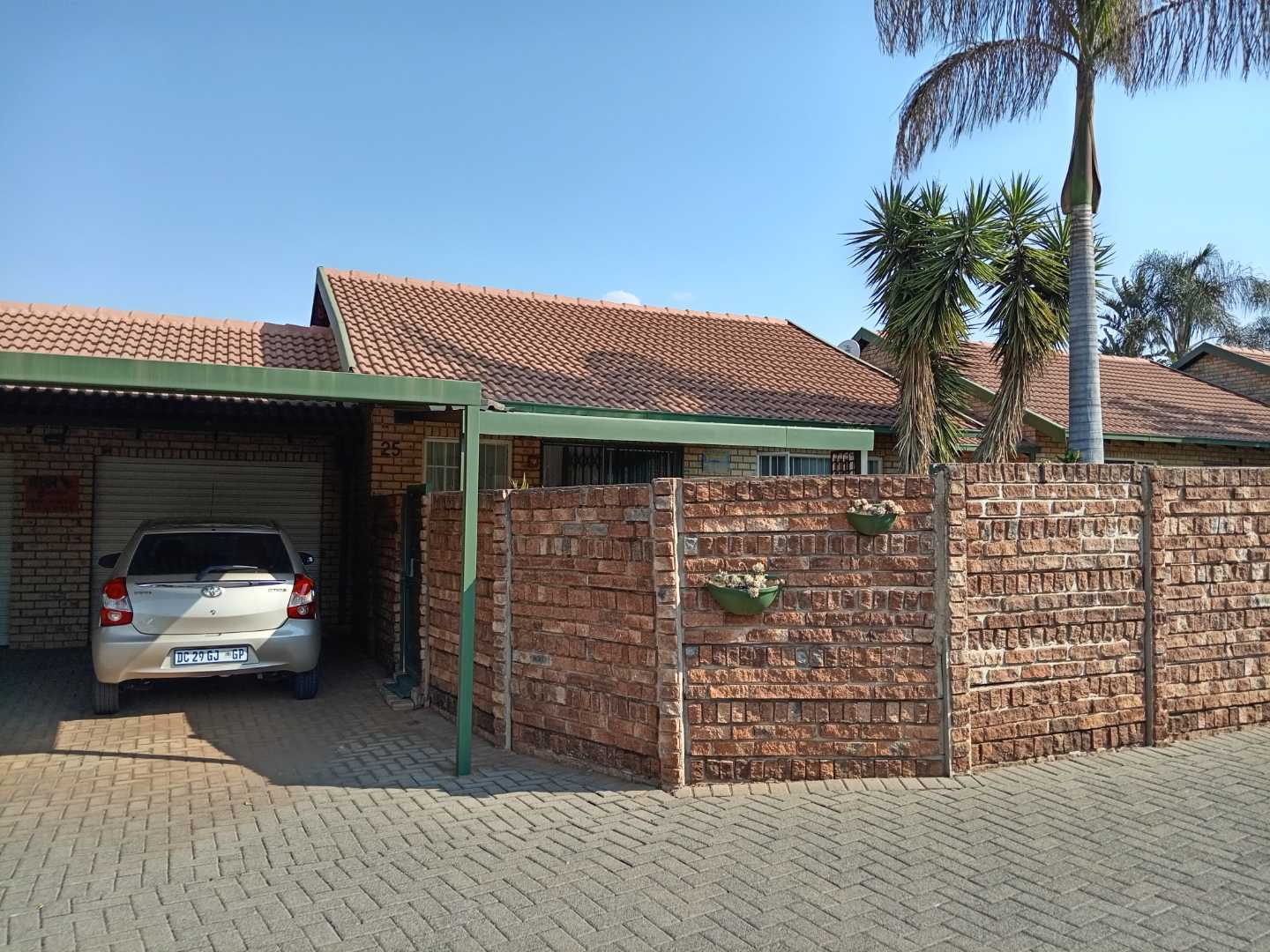 2 Bedroom Townhouse in Die Wilgers For Sale R999,000 2321474