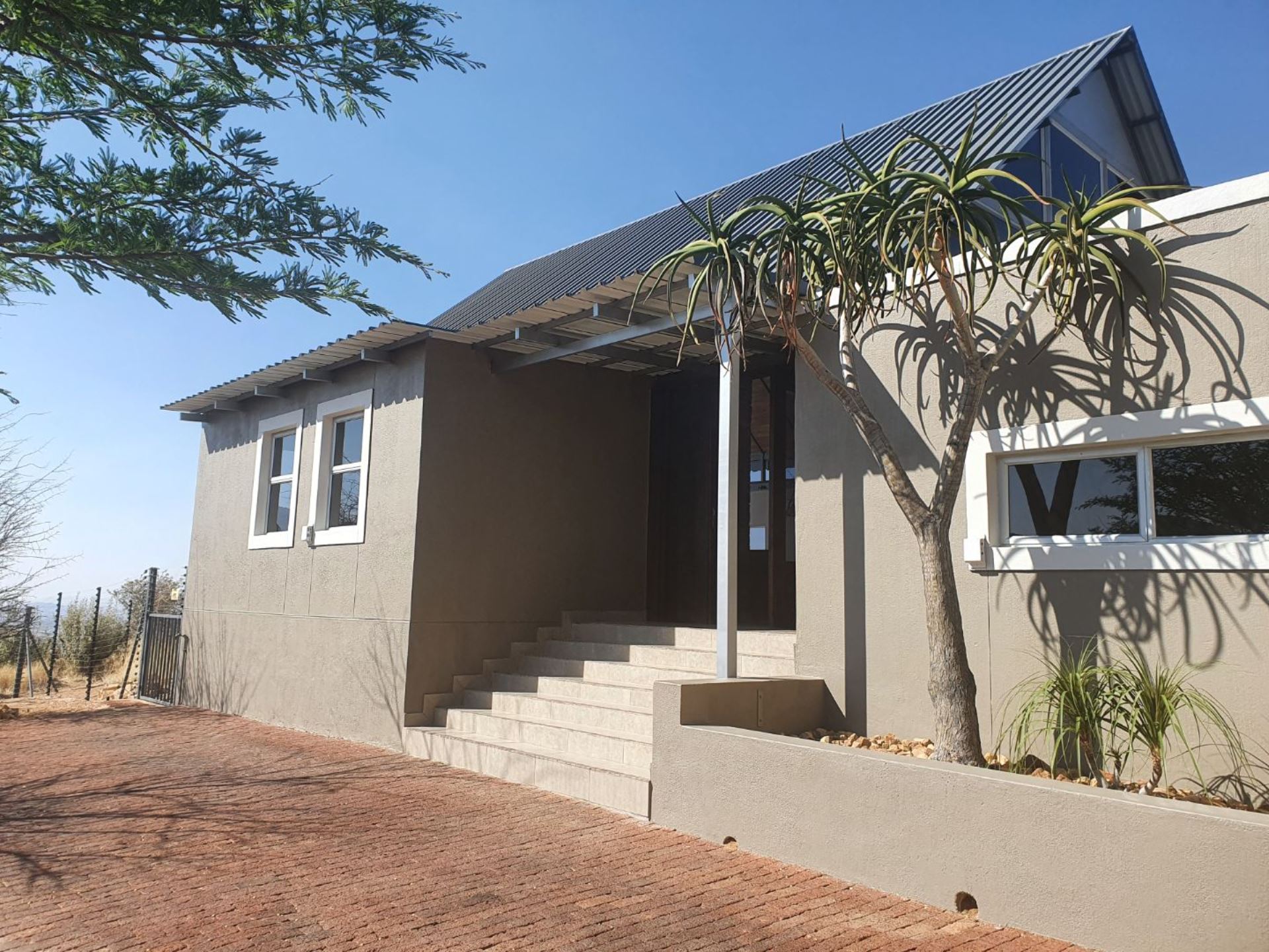 Luxurious Regenstein Estate House with Stunning Views and TeenFriendly