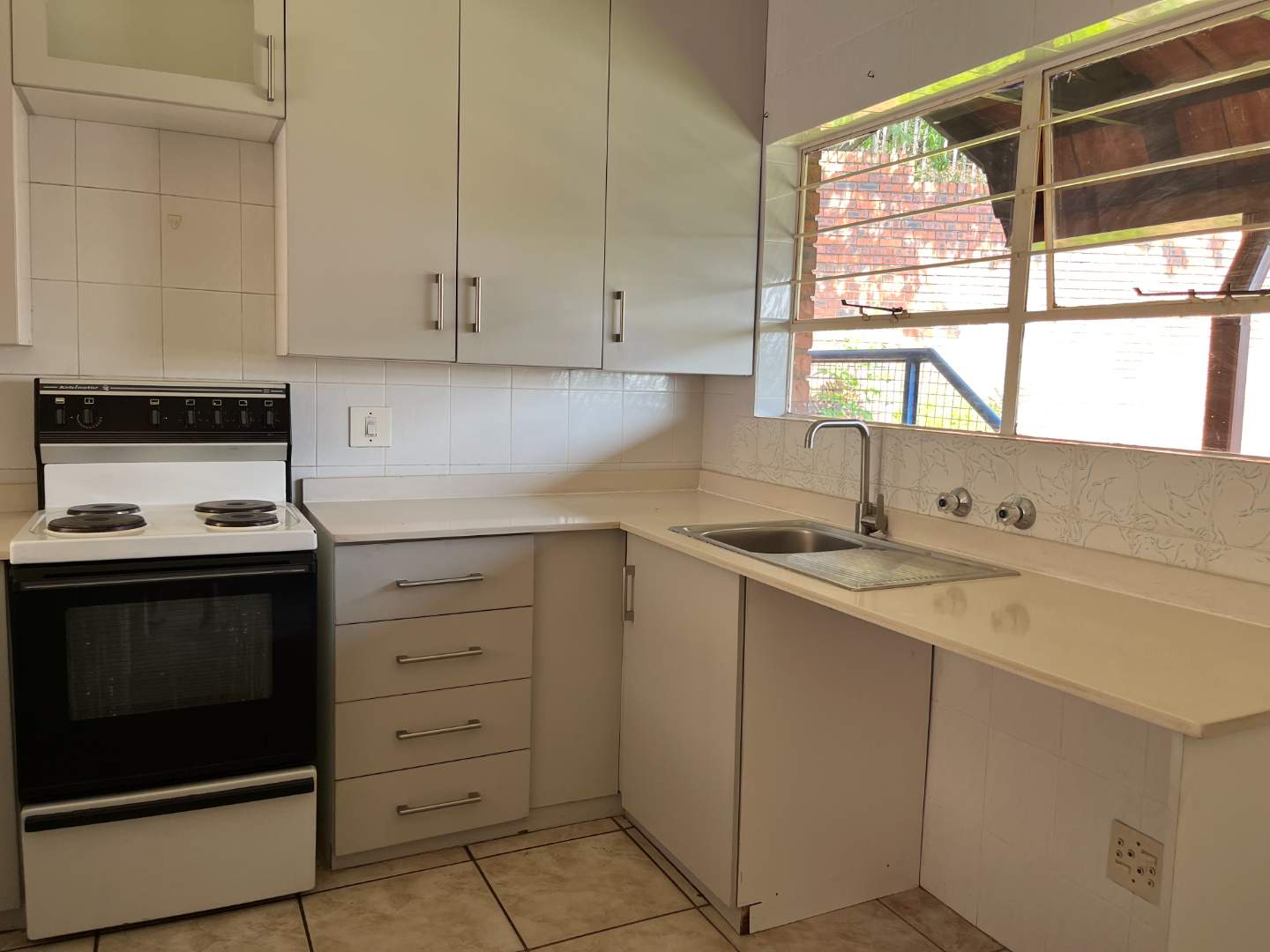 2 Bedroom Apartment For Rent in Windsor East