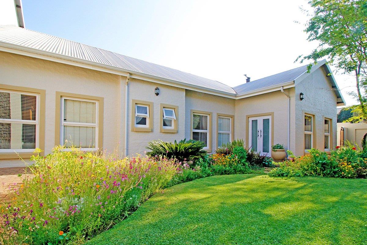 4 Bedroom House For Sale in Midfield, 5 Invicta Close 2068004 MyProperty