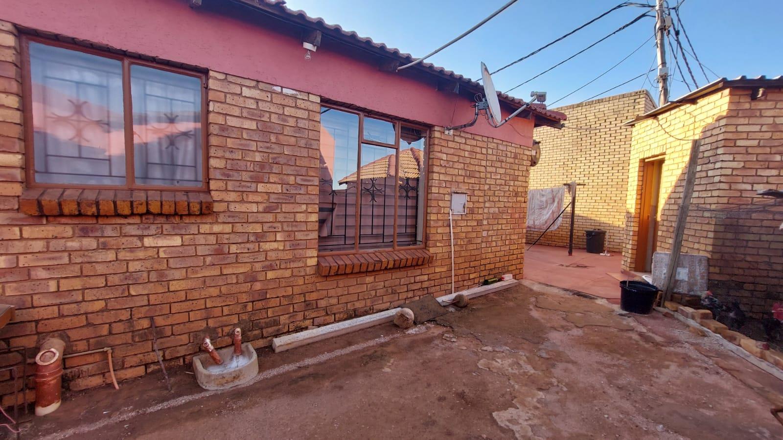 Charming House for Sale in Mamelodi East with Extra Potential