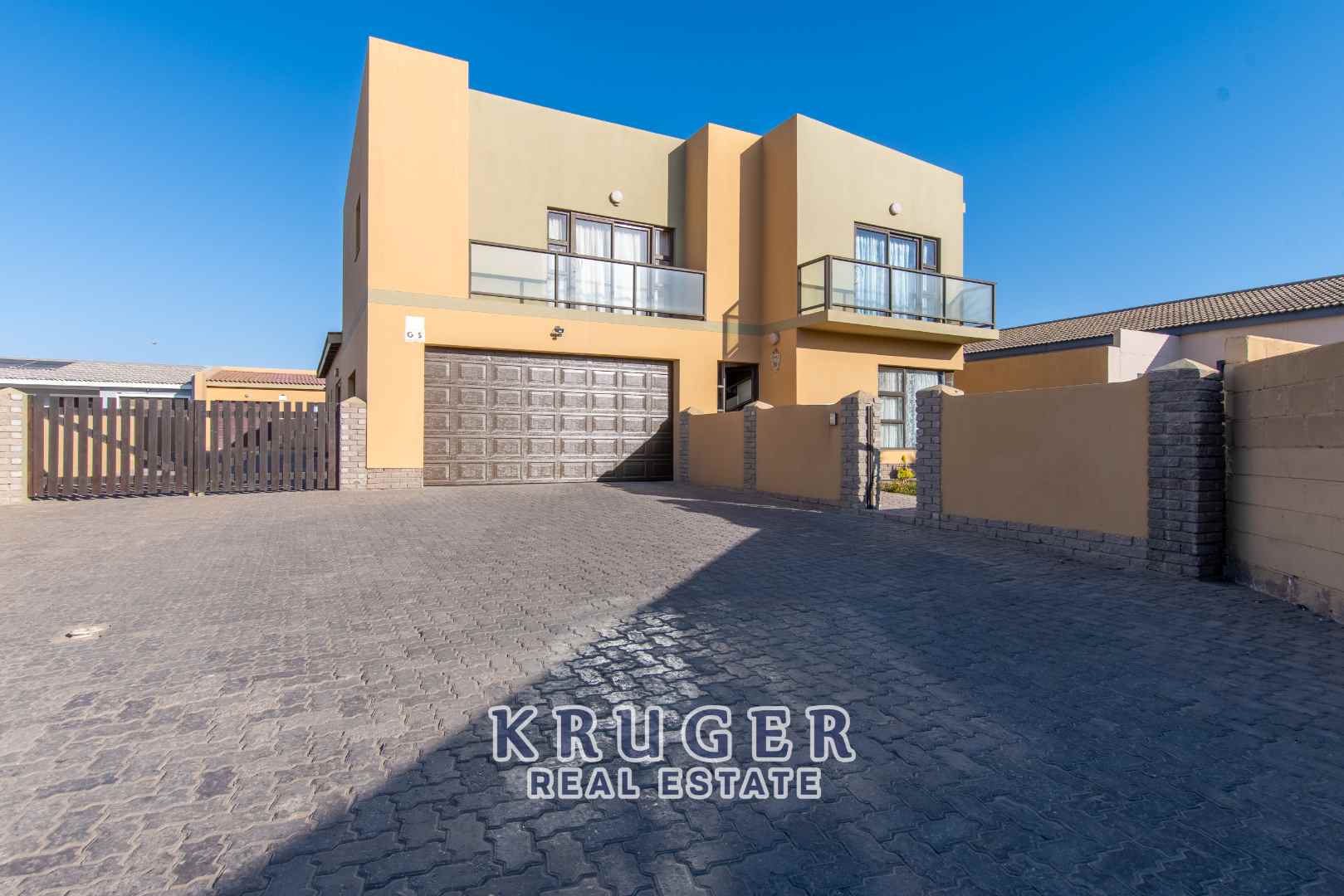 For Sale House in Swakopmund Ext 9 with guest flat, indoor braai, and