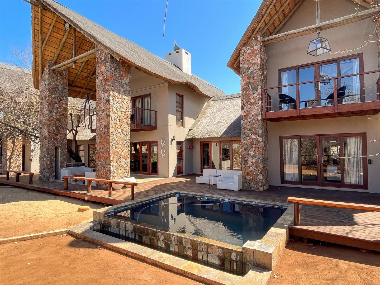 For Sale: House in Hoedspruit Wildlife Estate with six bedrooms, plunge ...