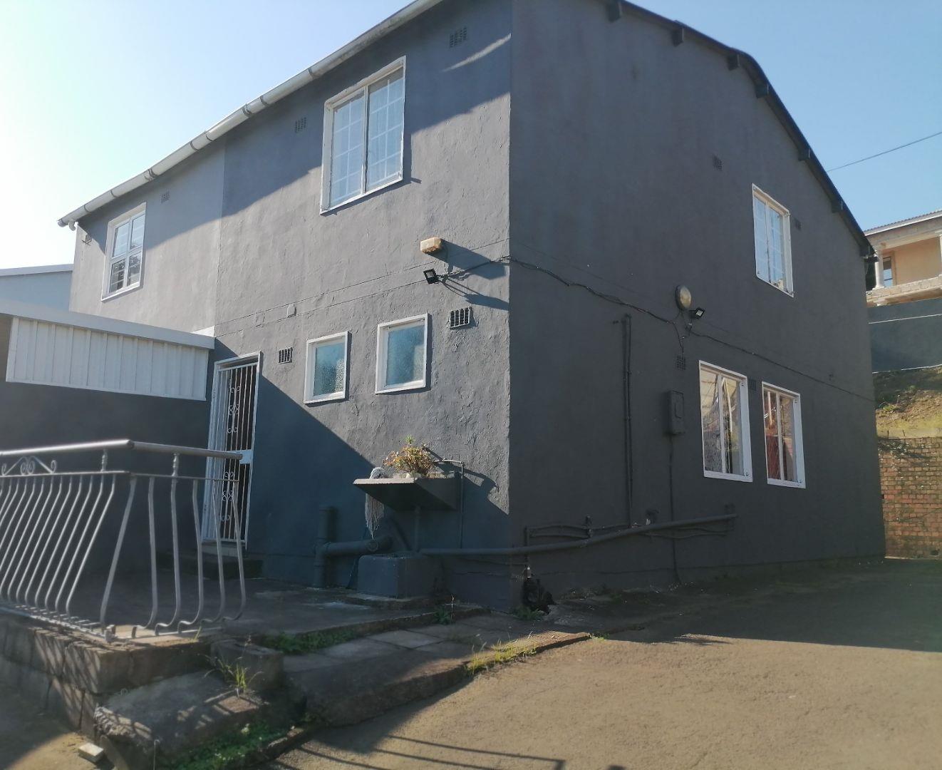 "Charming 3-Bedroom Home with Spacious Yard and Modern Amenities!"