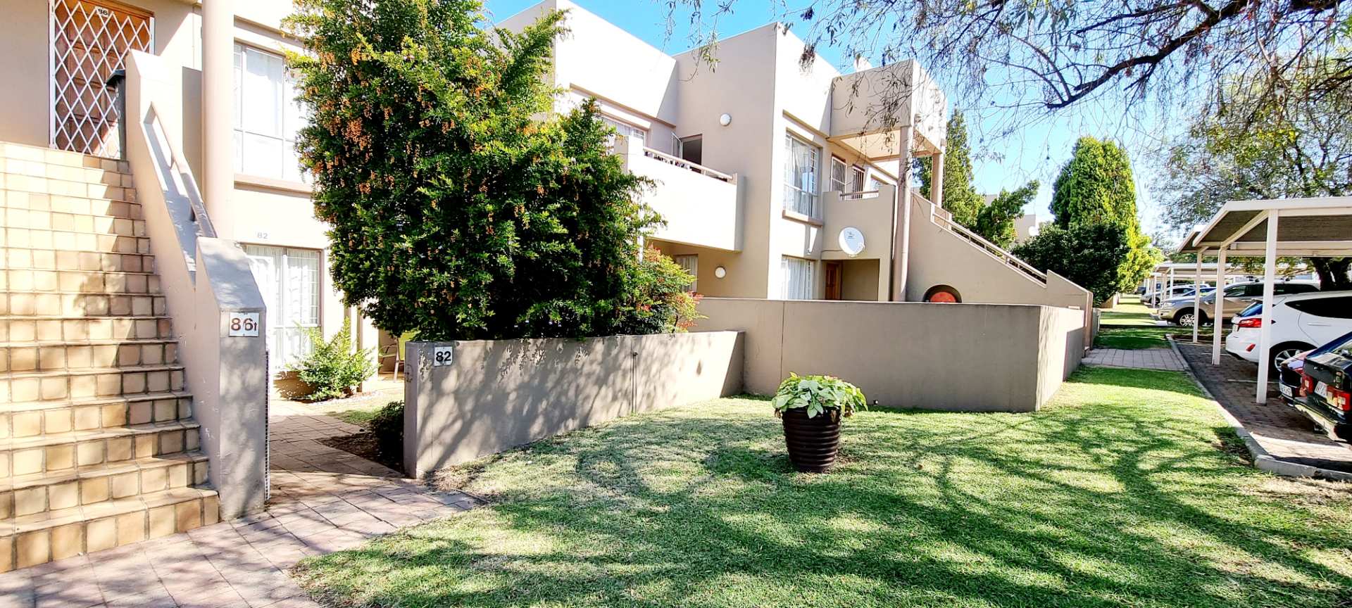 1 Bedroom Apartment in Halfway Gardens, Midrand For Sale for R 680,000