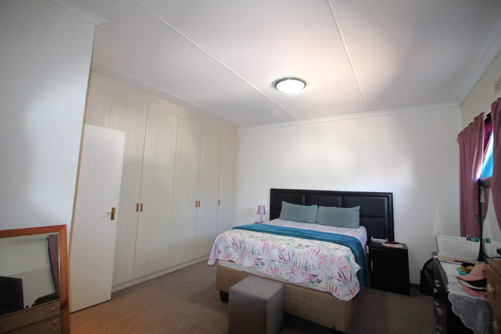 House for Sale in Velddrif Central Open plan living, double garage