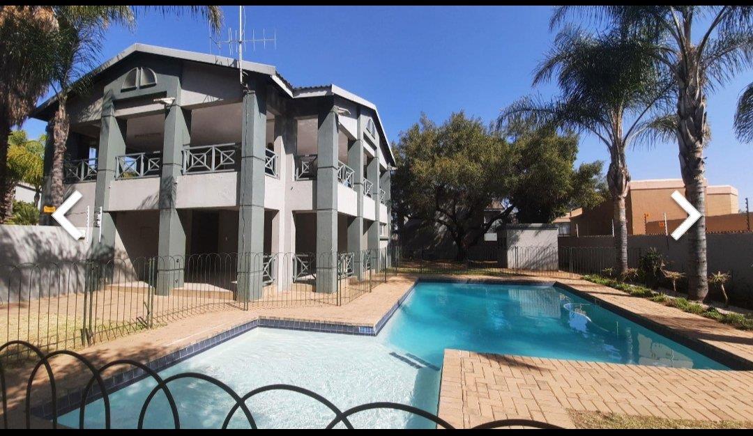 2Bedroom Apartment for Sale in North Riding with Pool, Security