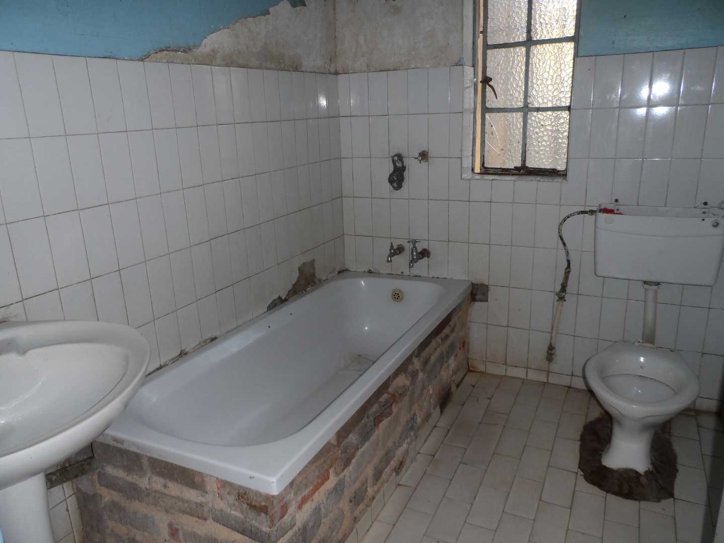 10 Bedroom House in Bellevue East, Johannesburg For Sale for R