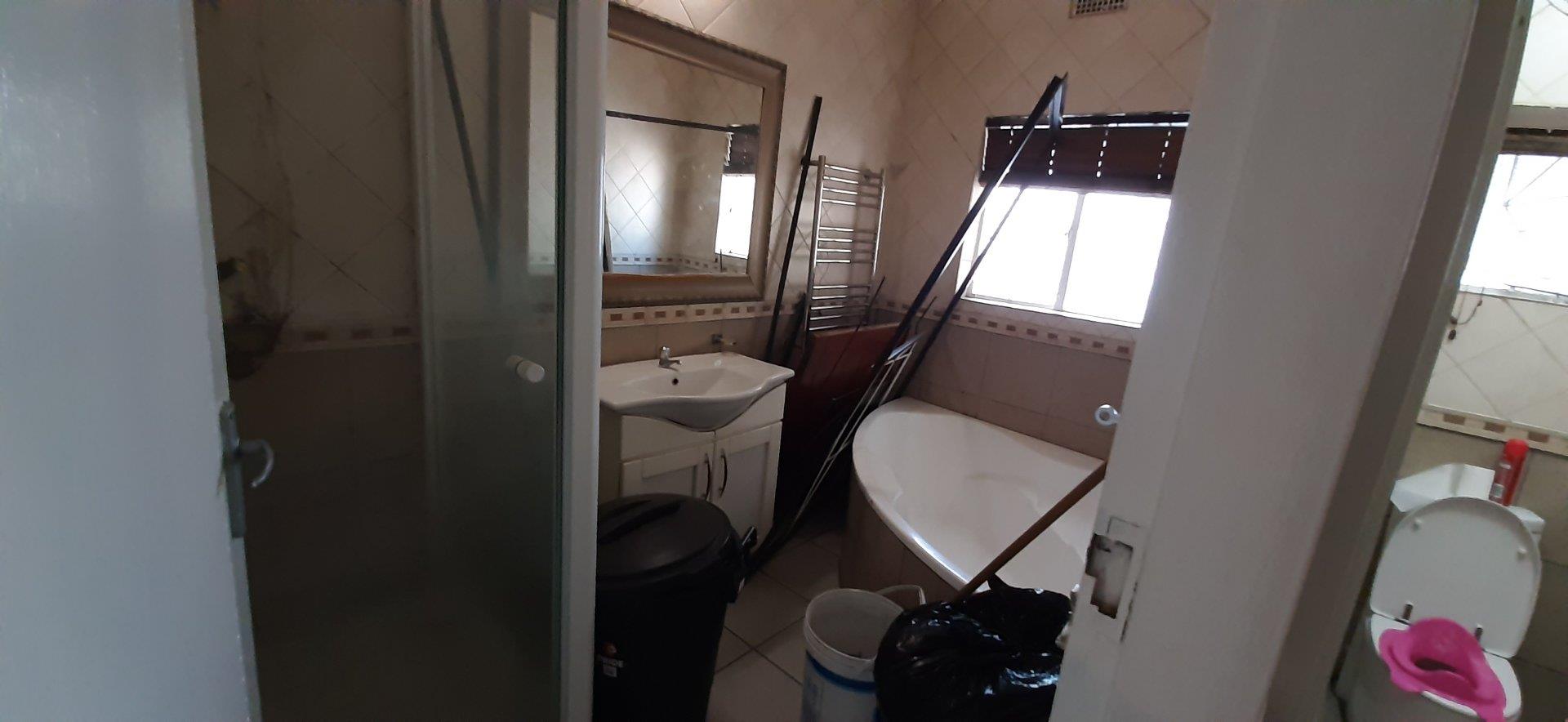 5 Bedroom House in Park West, Bloemfontein For Sale for R2,650,000