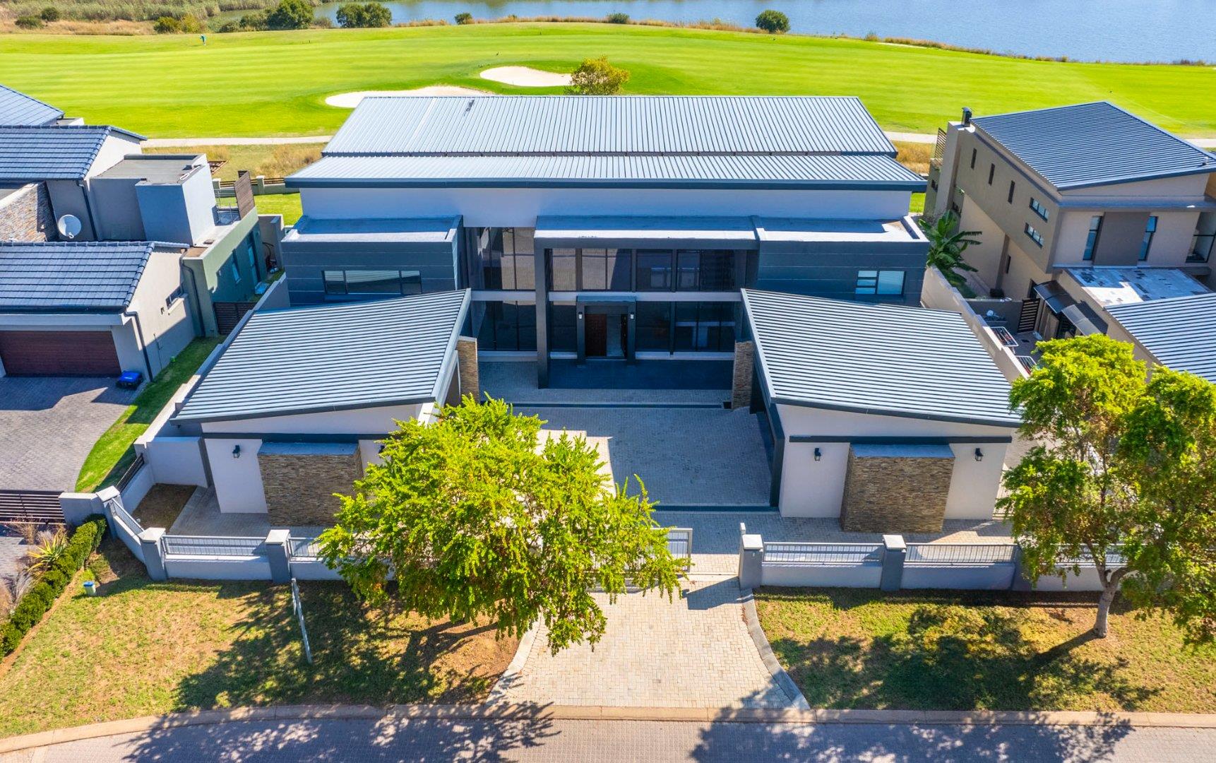 5 Bedroom House In Copperleaf Golf Country Estate For Sale R11 000 