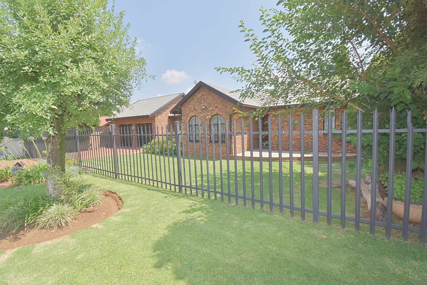 Modern 3 Bed House For Sale, Crystal Park Ext 2 2210514 MyProperty