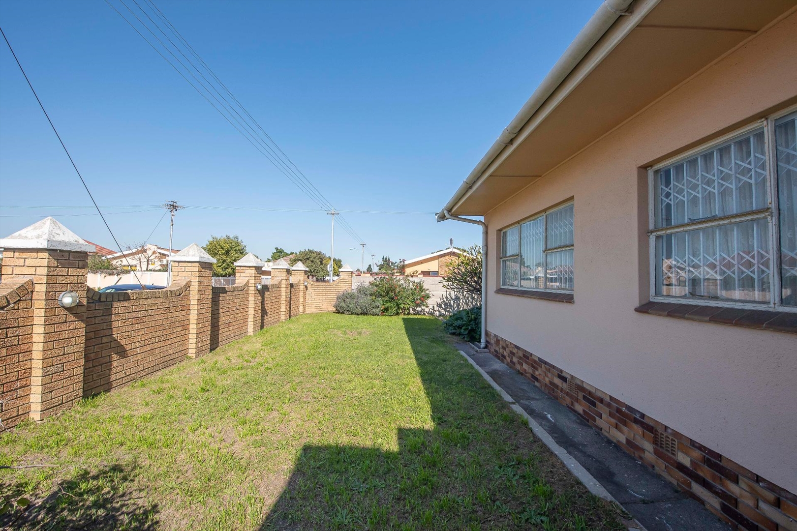 Parow Valley House For Sale in Parow Valley, Parow was listed for R1