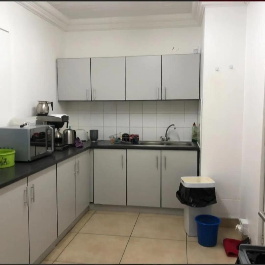 To Rent Office in Suiderhof with 20 offices, kitchen, and parking