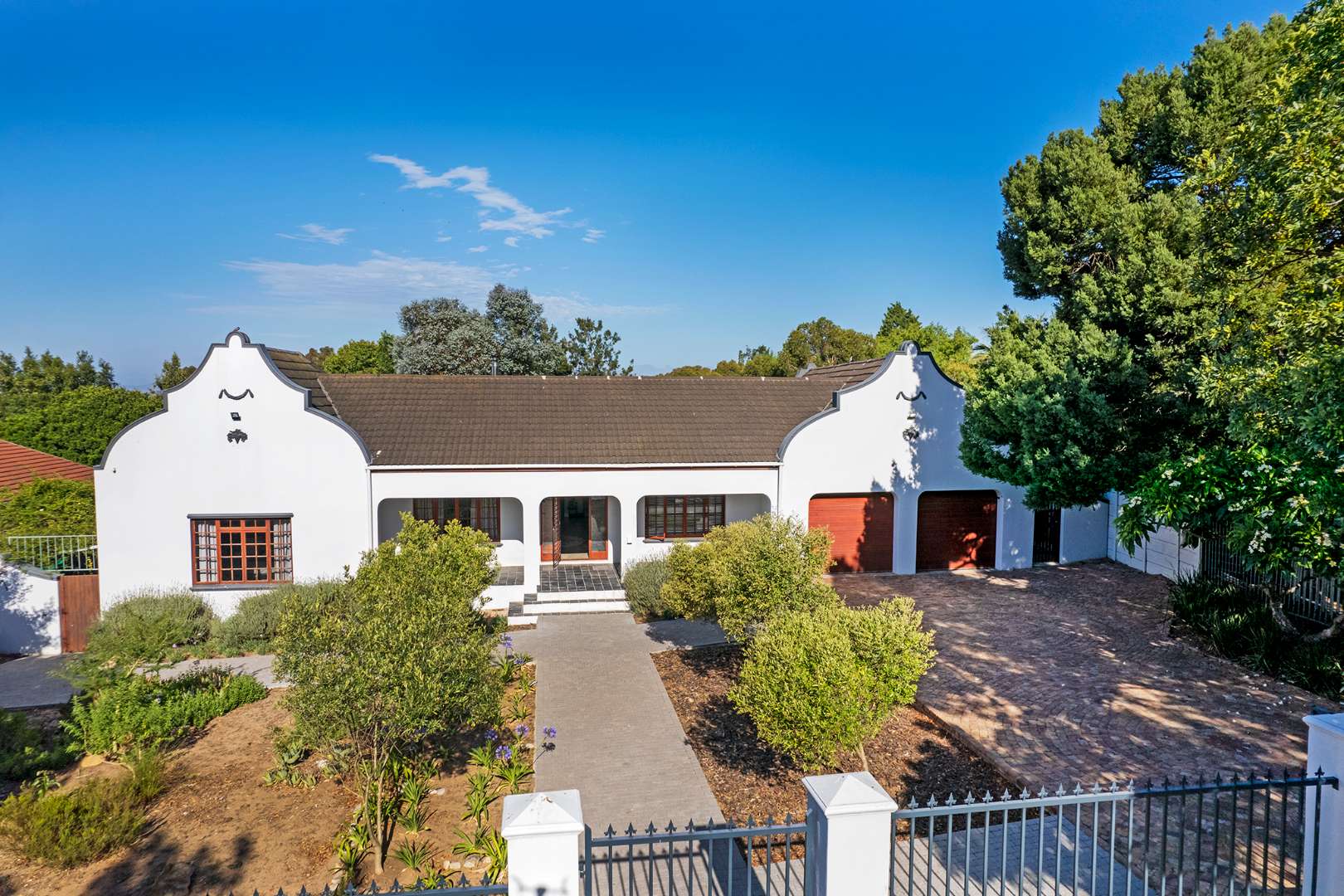 5 Bedroom House in Vierlanden, Durbanville Sold for R 4,850,000 2092461