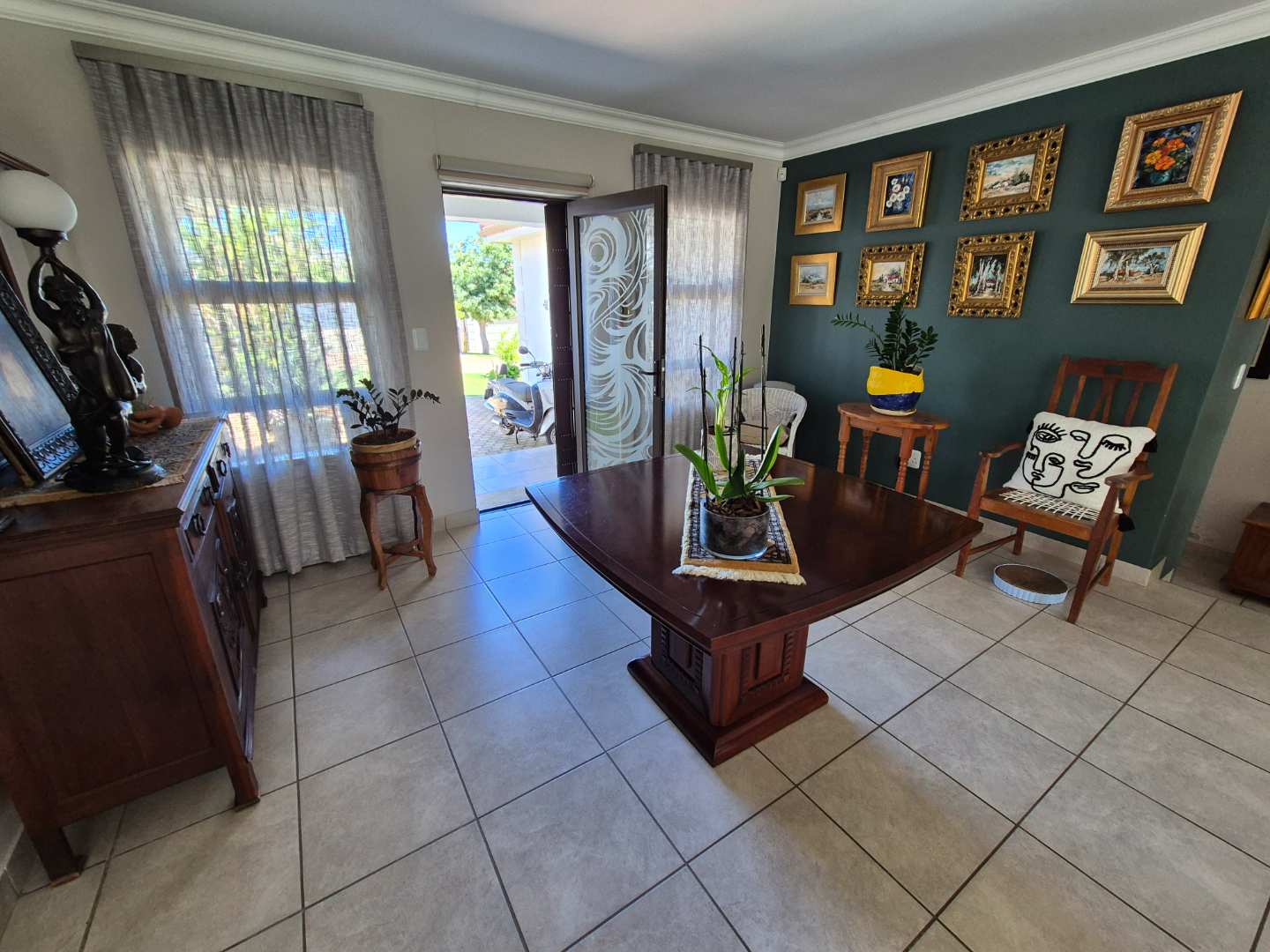 For Sale House in Monte Christo with 3 bedrooms, garage, and eco