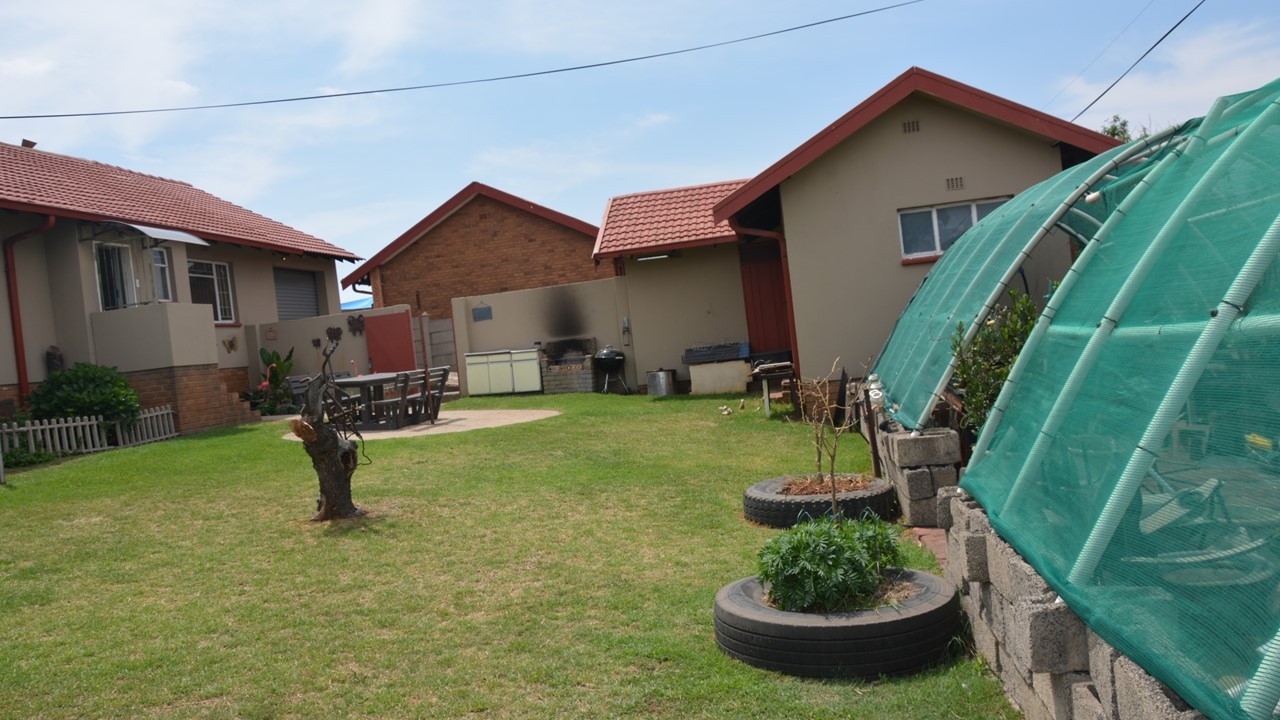 4 Bedroom House in Tasbet Park Witbank For Sale for R 