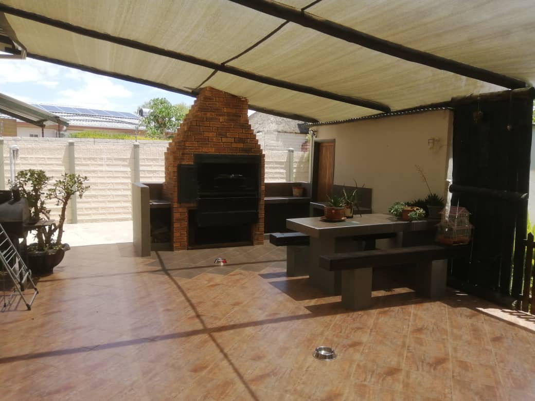 4 Bedroom House in Okahandja Central For Sale N2,650,000 2317078