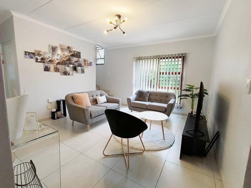 3 Bedroom Cluster in Douglasdale, Sandton Rental Monthly for R 17,500