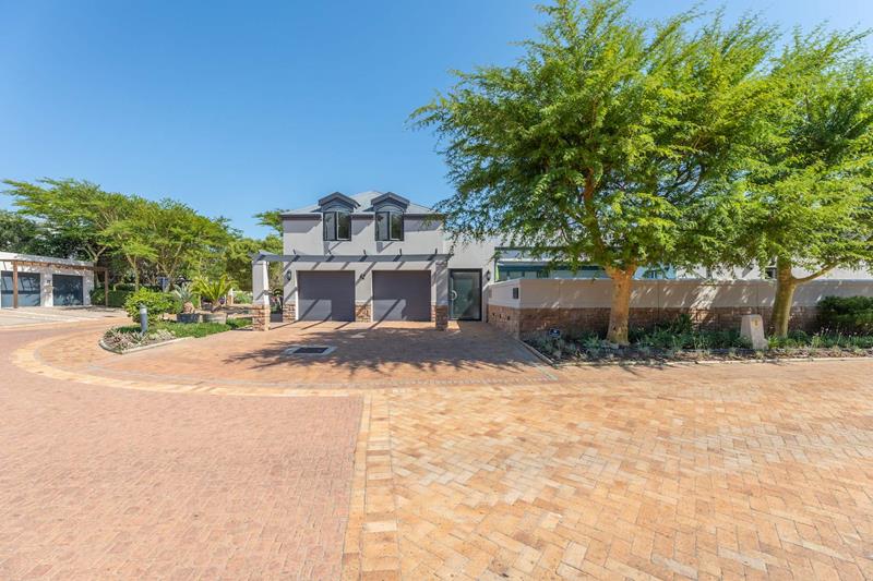 4 Bedroom House in Atlantic Beach Golf Estate, Melkbosstrand Sold for R