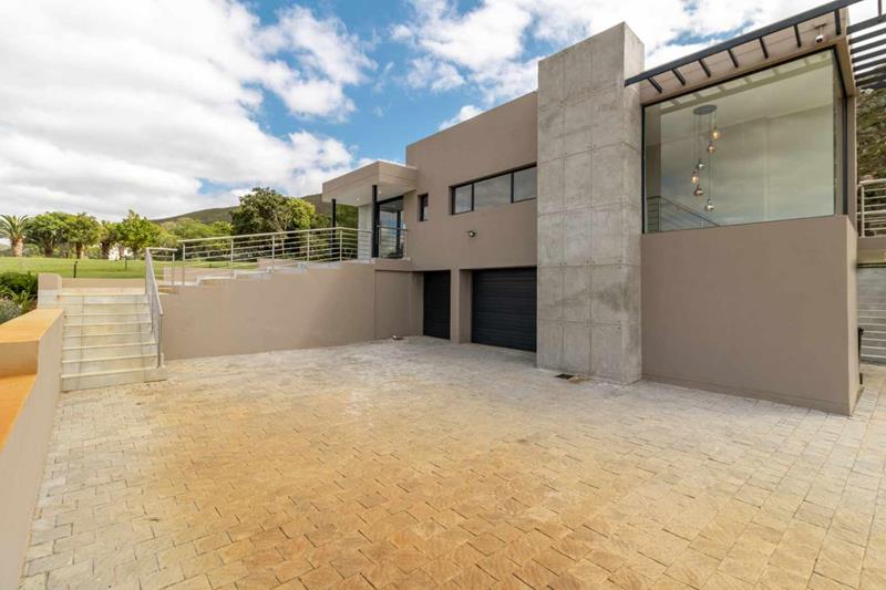 8 Bedroom Farm in Herbertsdale, Mossel Bay For Sale for R 26,500,000