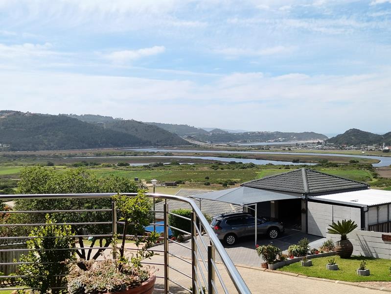 3 Bedroom House in Great Brak River, Great Brak River For Sale for R 4,550,000 2069891